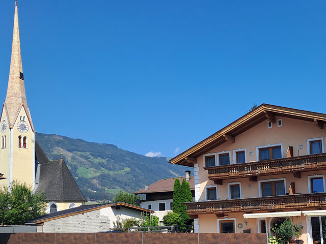 01 apartandrea haussanischt